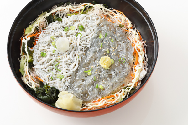 生しらす釜揚げしらす丼