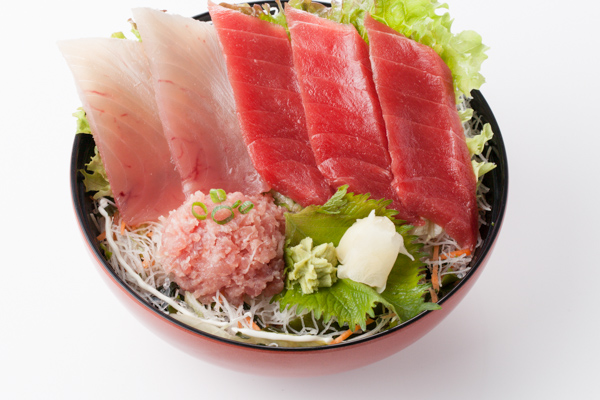 三崎マグロ丼（上）