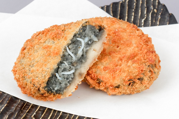 しらすブラックコロッケ