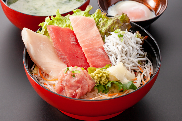 三崎マグロしらす丼