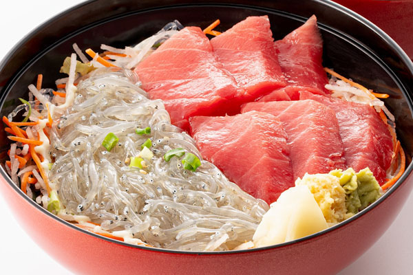 生しらすマグロ丼